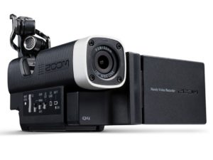ZOOM Q4
